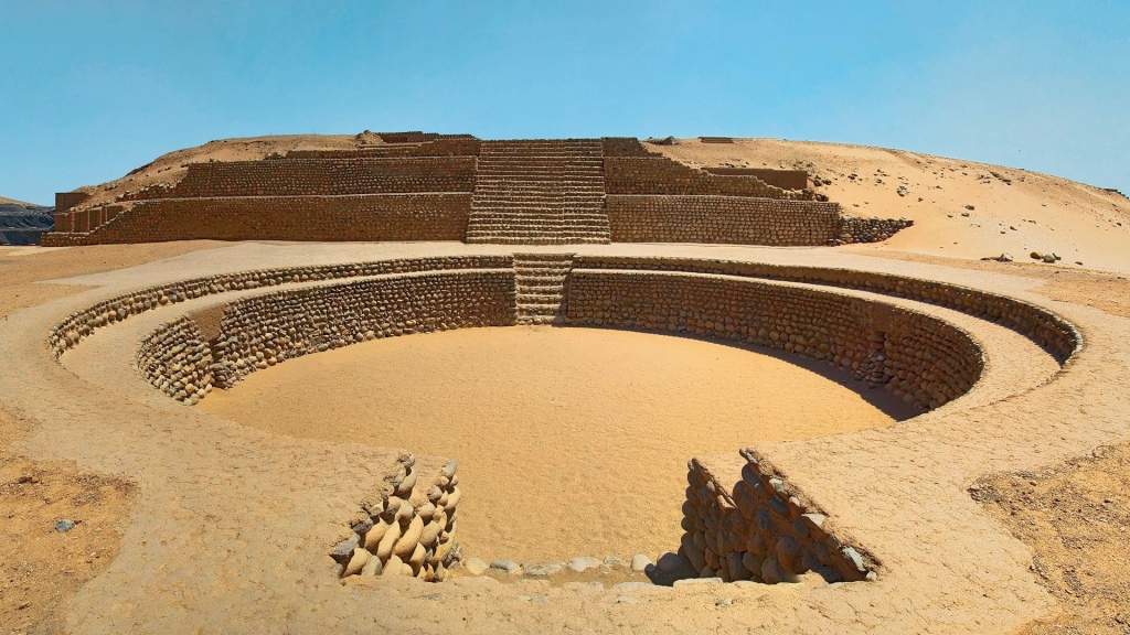 ¿Enormes pirámides peruanas tan antiguas como los egipcios dinásticos?