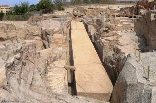El obelisco inacabado de Egipto.jpg