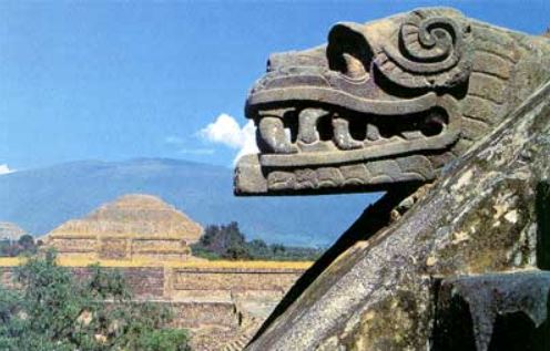Serpiente Emplumada del templo de Quetzalcóatl en Teotihuacán, México