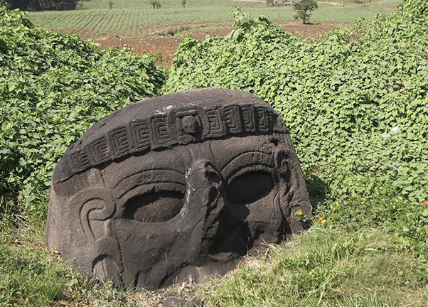 las misteriosas cabezas olmecas y las esculturas mayas de barrigas gobernantes o entidades de otro mundo 15