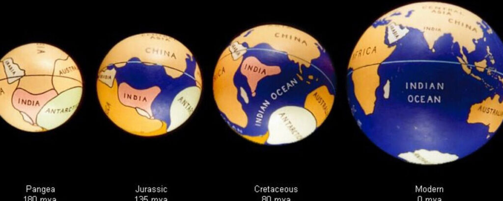 La ciencia está dominada por la llamada tectónica de placas. Dice que todas las placas continentales se mueven sobre el manto líquido de la Tierra.-3