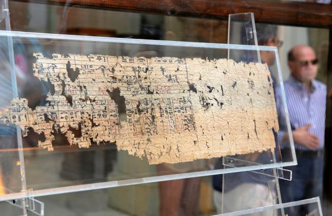 nuevo papiro egipcio expone que la gran piramide ya estaba alli cuando llegaron 1
