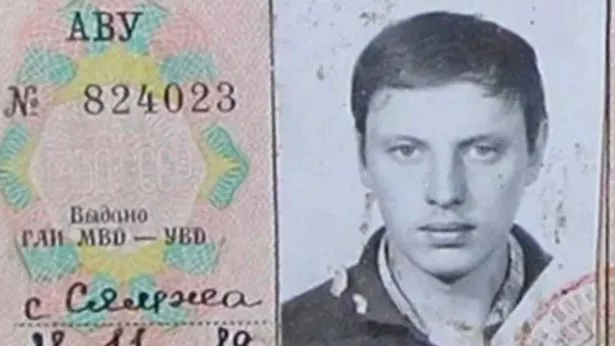 Imagen de TIKTOK: Un hombre afirmó ser un viajero en el tiempo con "pruebas" de que era del pasado, y muchos le creyeron Sergei Ponomarenko https://www.tiktok.com/@thedecoderx